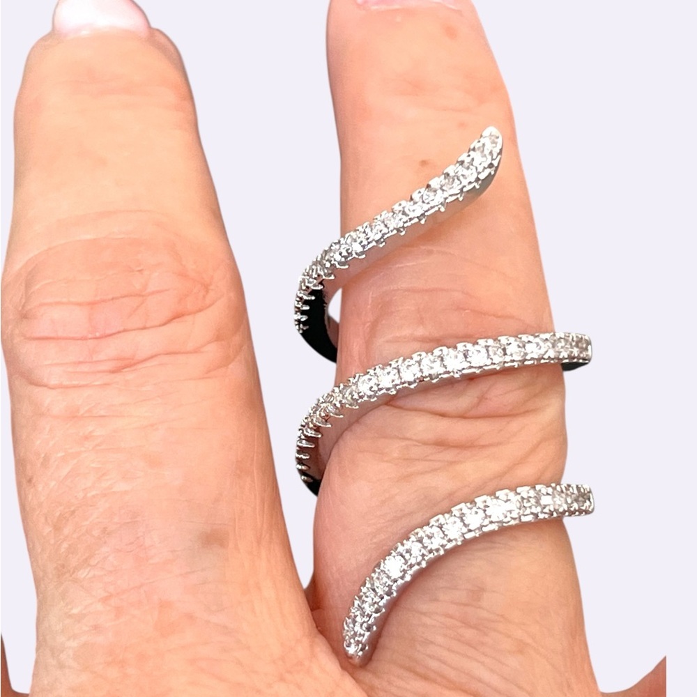 Elegant paved Silver Spiral Ring size 6.5